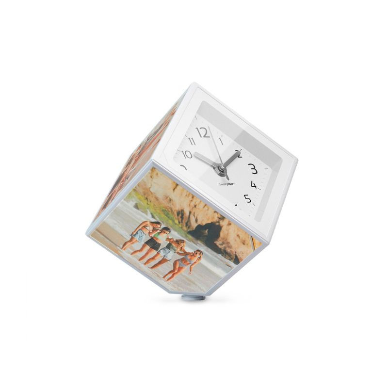 Cubo rotativo com relógio 10x10